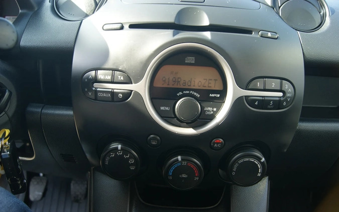 Mazda 2 cena 14900 przebieg: 145852, rok produkcji 2008 z Krynica-Zdrój małe 379